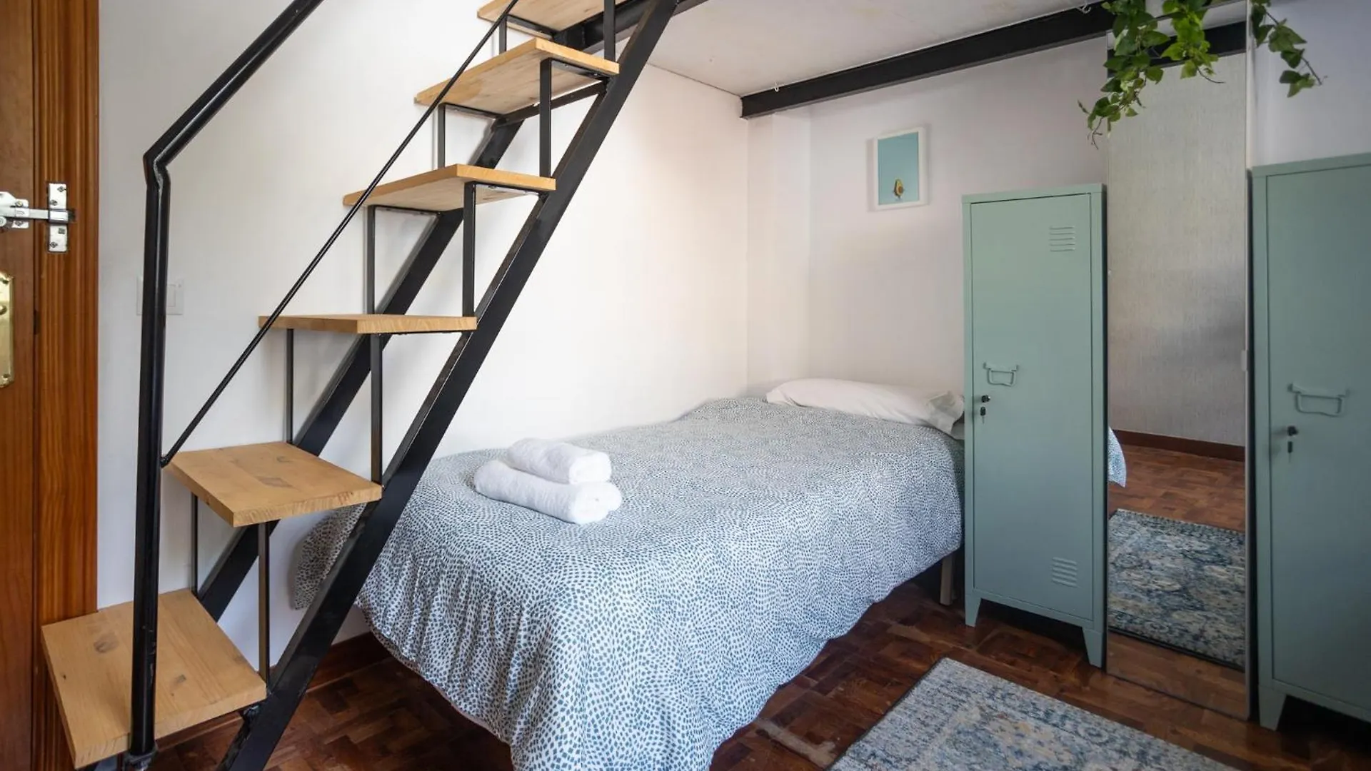 Naim Guest House Malaga Centro Испания